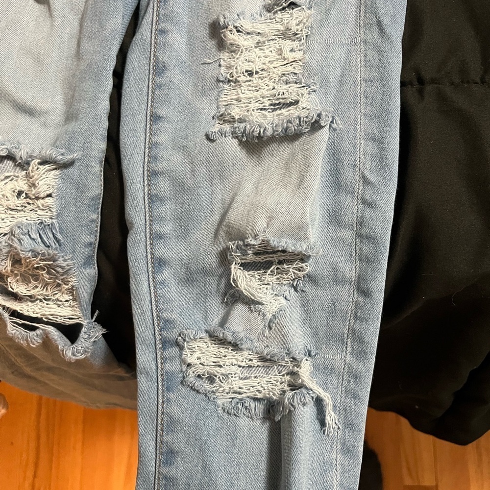 American Eagle Outfitters Ripped Blue Boyfriend Jeans Size 0 - Picture 4 of 8